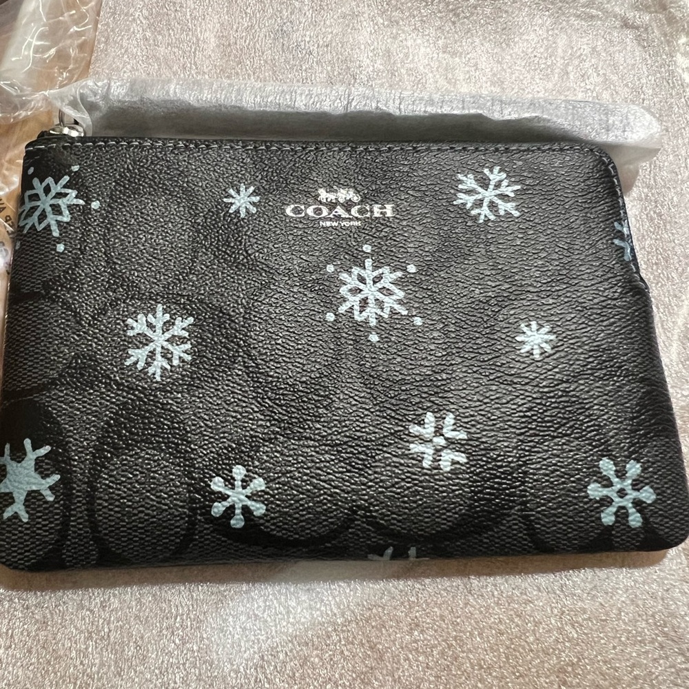 SOLD Coach Snowflake Corner Zip Wristlet in Signature Canvas - Picture 8 of 12